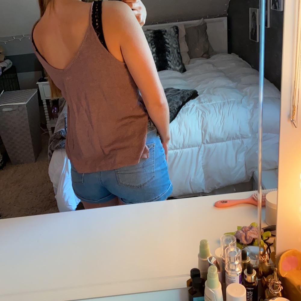 Flowy Tank - Picture 2 of 5